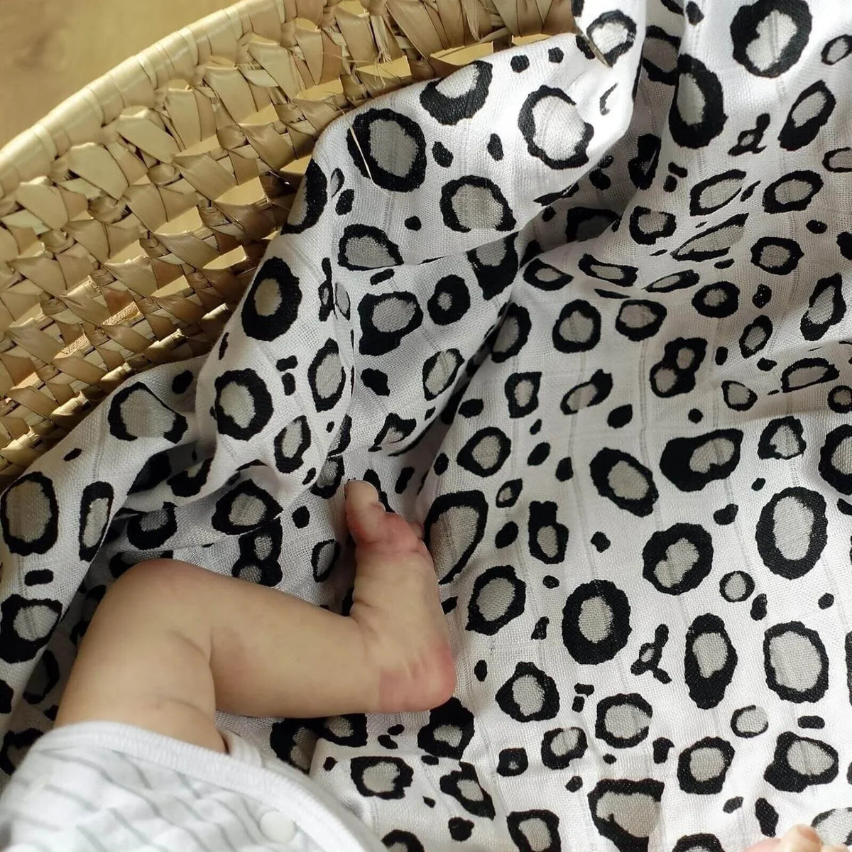 MuslinZ Bamboo/Organic Cotton Muslin Swaddle 120x120cm - Leopard