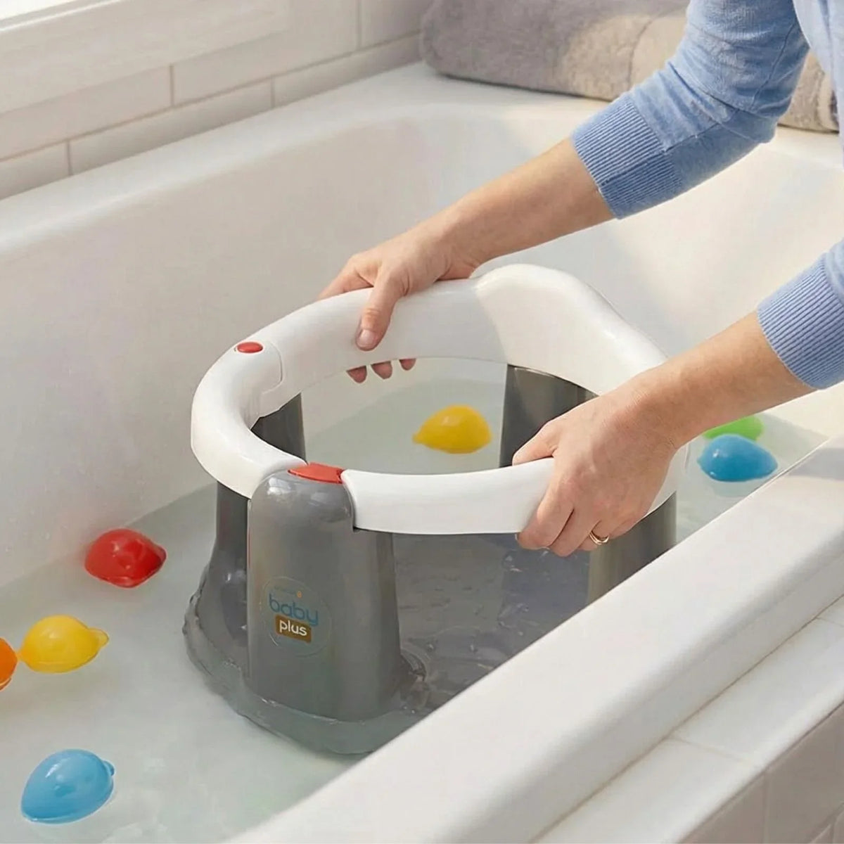 baby plus Bath Seat with Bath Toy